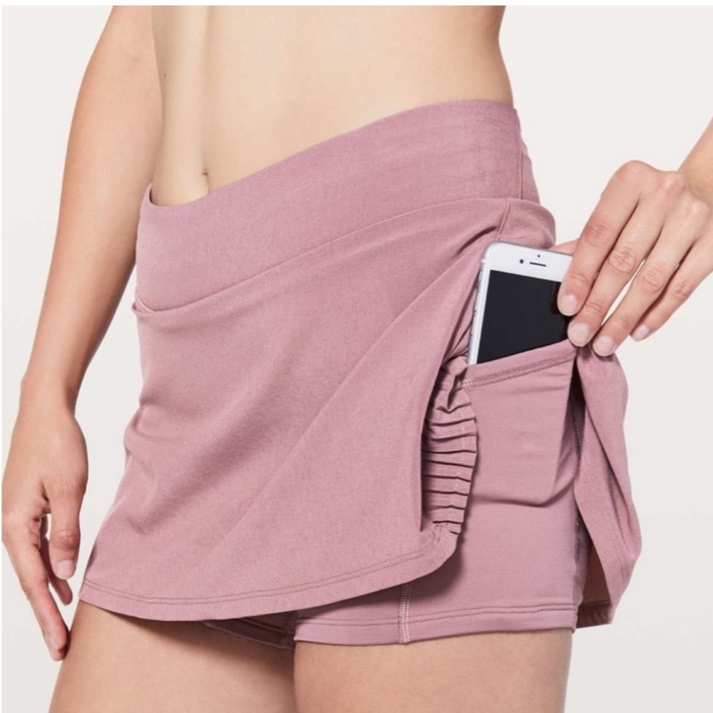 Lululemon play off the pleats skirt size 6